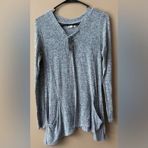 Women’s Long-Sleeve Lace-Up Heather Top - Gray